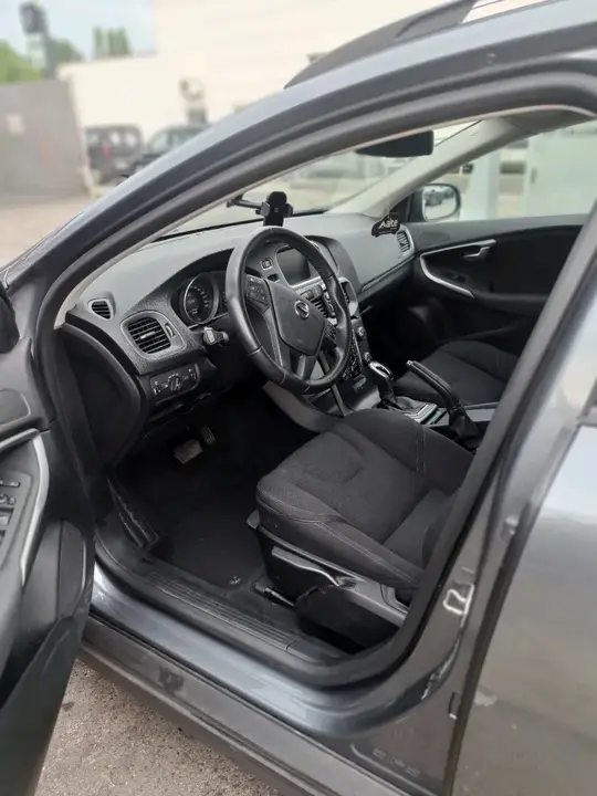 Volvo V40 2017 photo 3