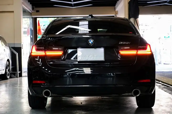 BMW 3 Series 2024 photo 5