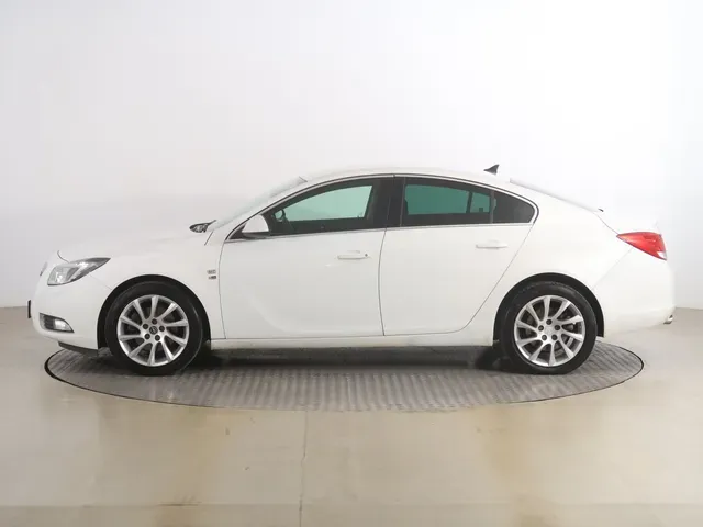 Opel Insignia 2012 photo 2
