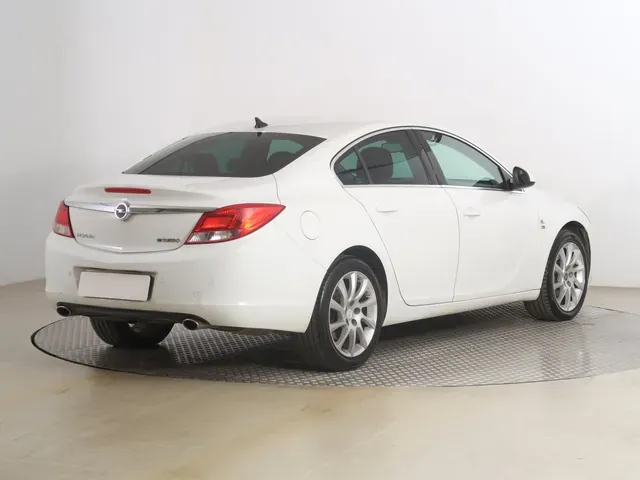 Opel Insignia 2012 photo 4