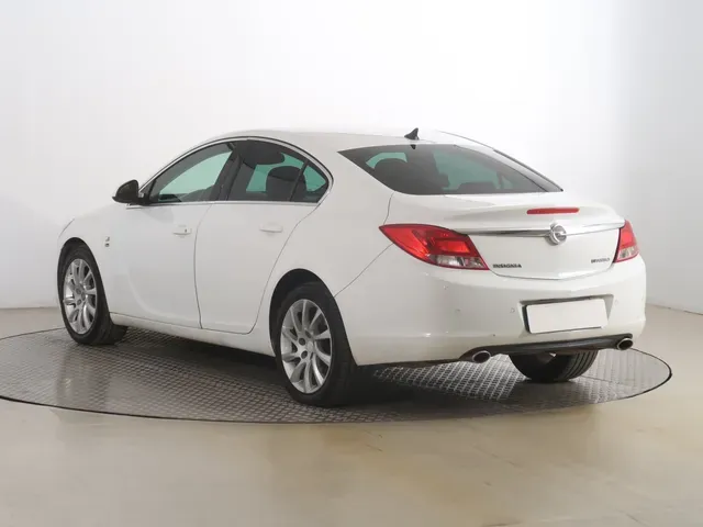 Opel Insignia 2012 photo 3