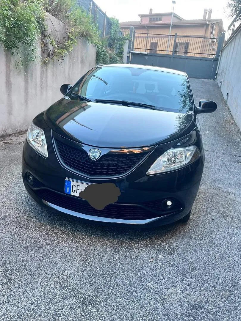 Lancia Ypsilon 2021 photo 2