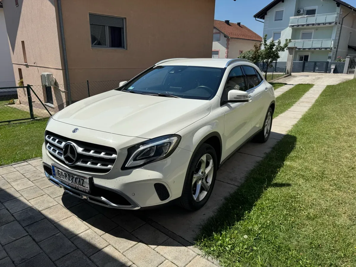 Mercedes-Benz Gla 2017 photo 3