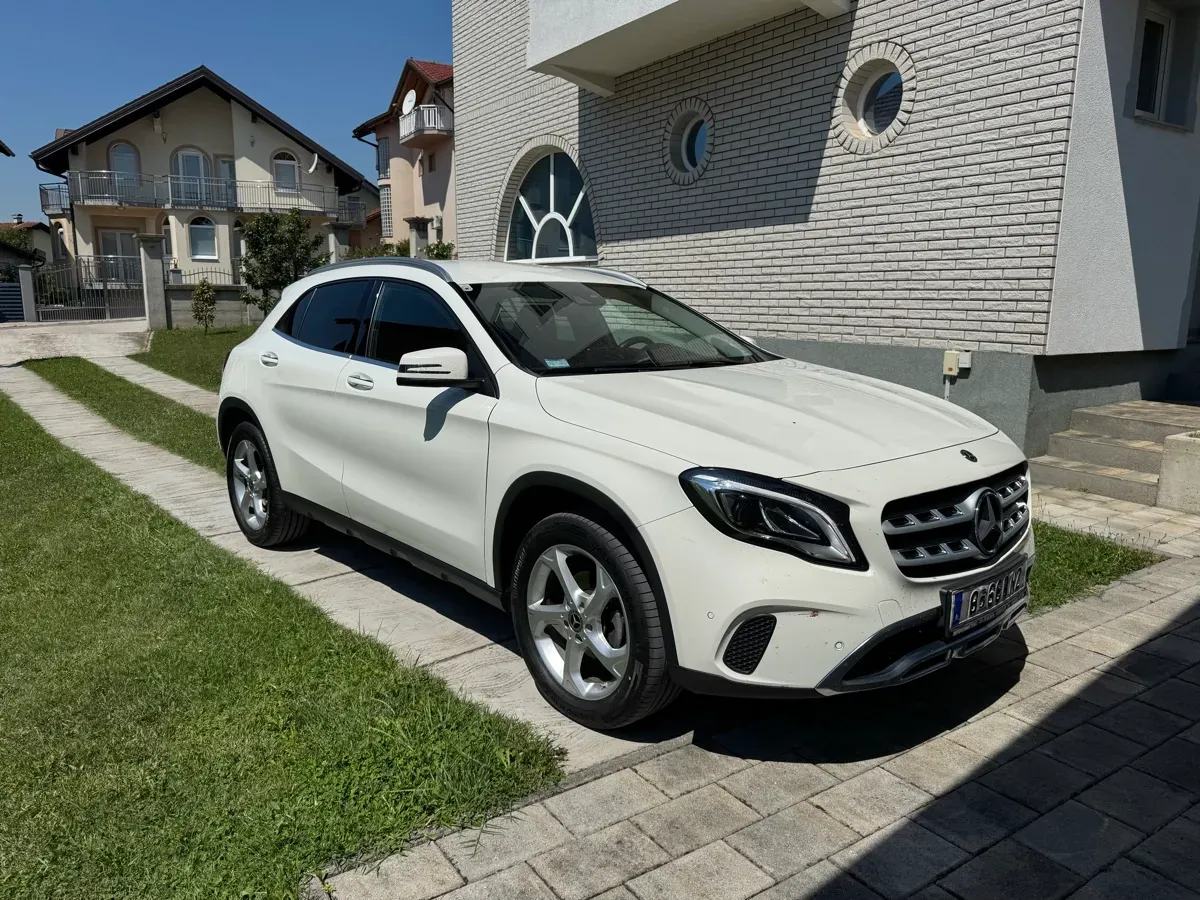 Mercedes-Benz Gla 2017 photo 2