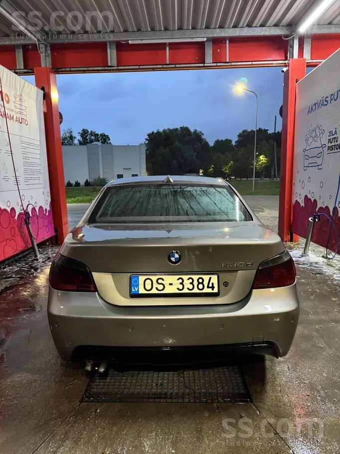 BMW E60 2004 photo 3