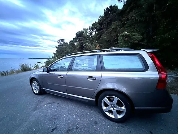 Volvo V70 2009 photo 3