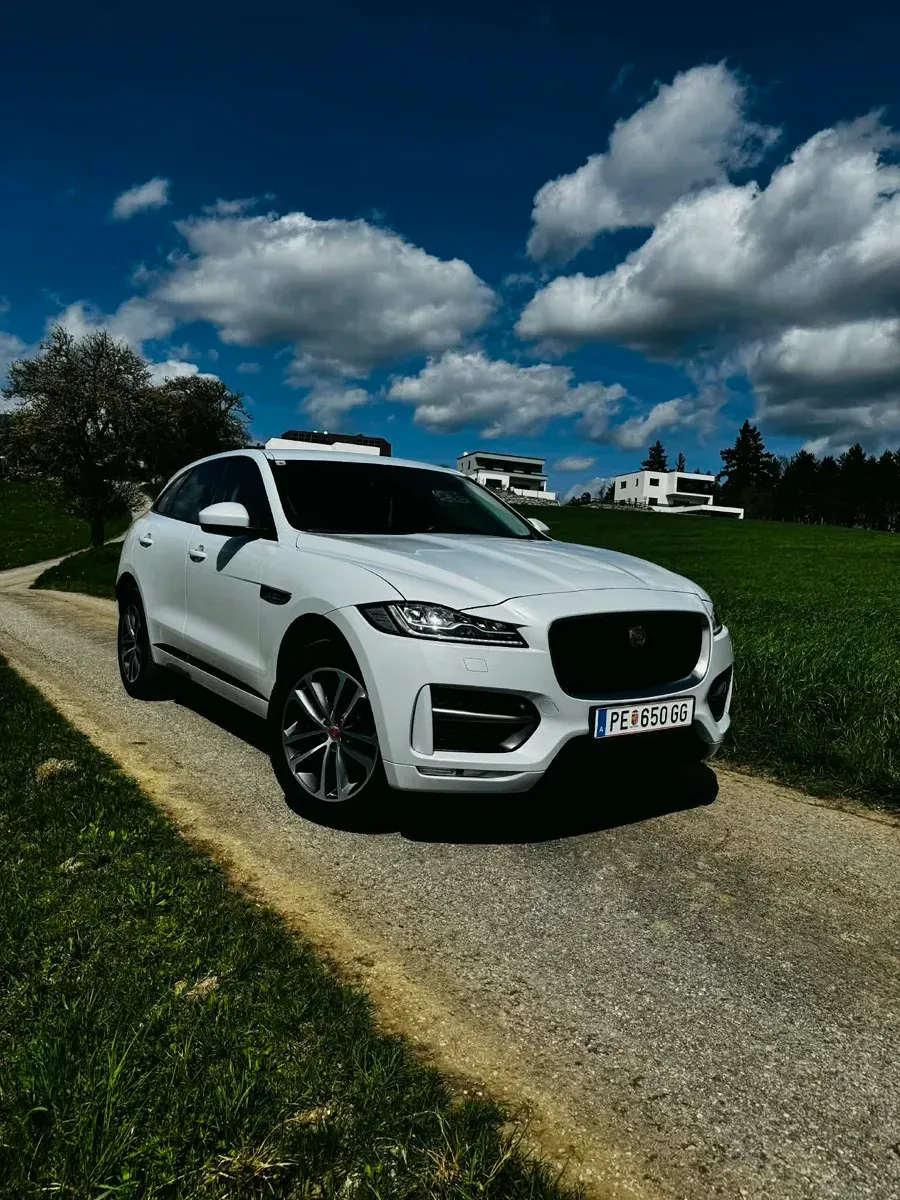 Jaguar F-Pace 2016 photo 3