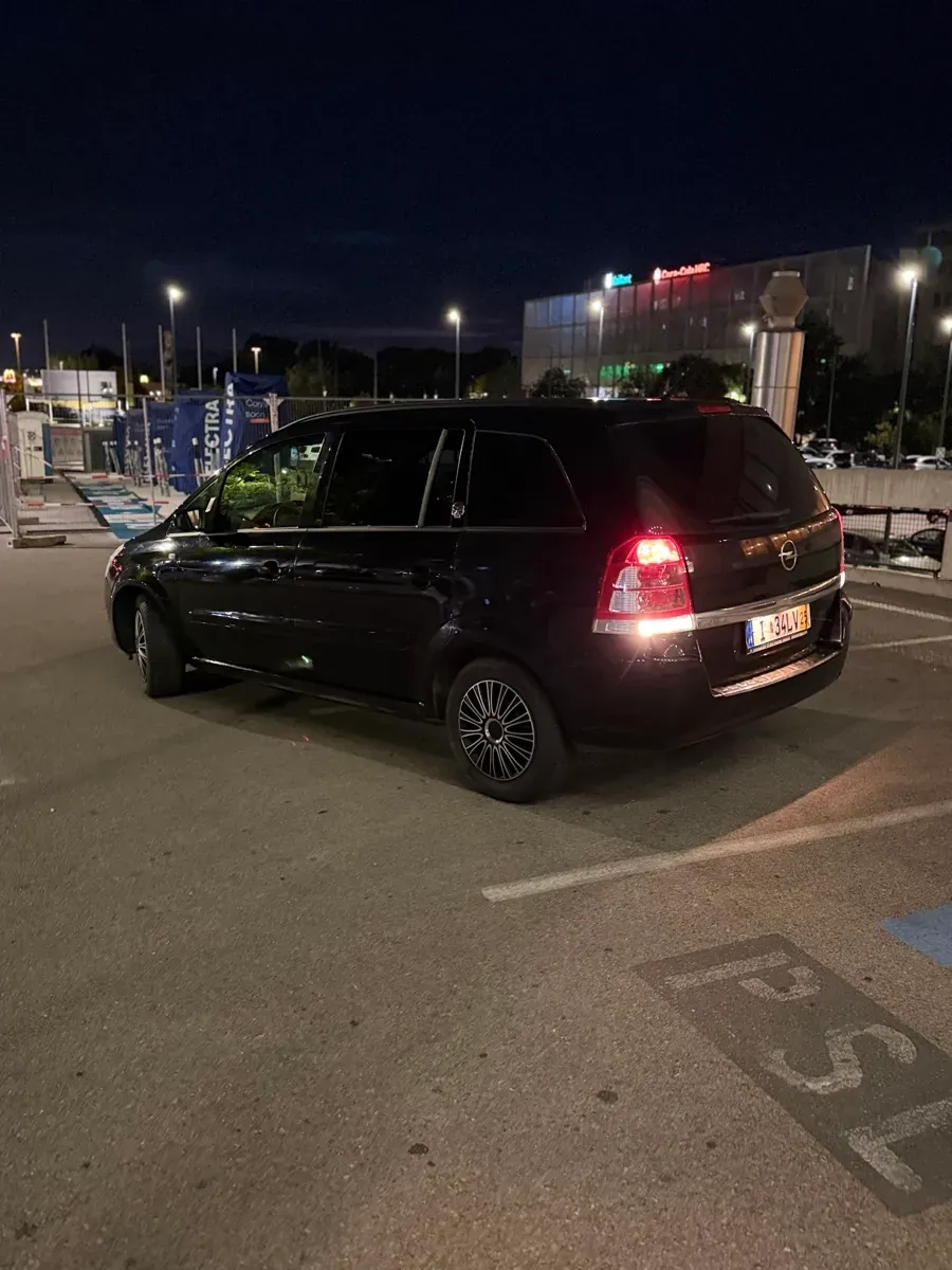 Opel Zafira 2009 photo 3