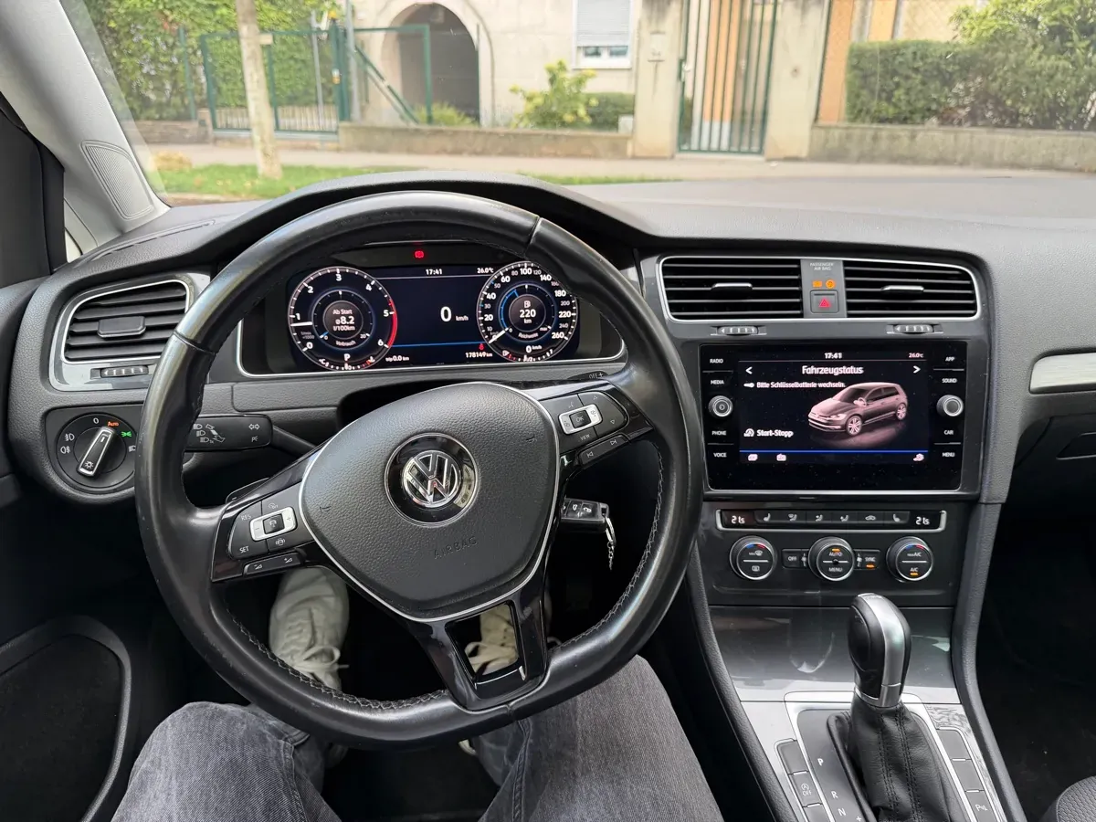 Volkswagen Golf 2019 photo 2