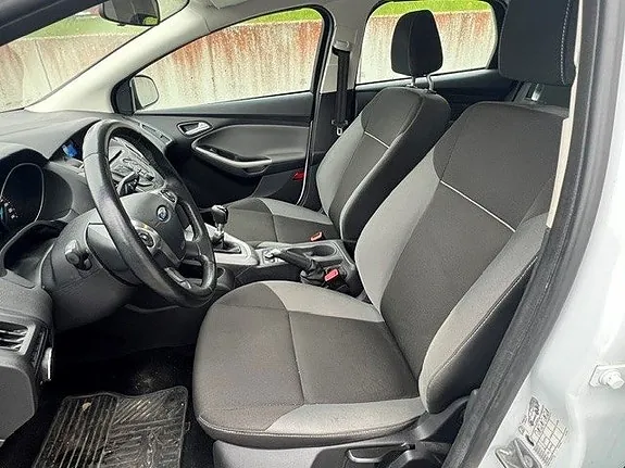 Ford Focus 2012 photo 3