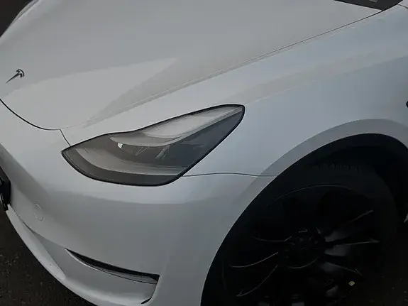 Tesla Model Y 2024 photo 3