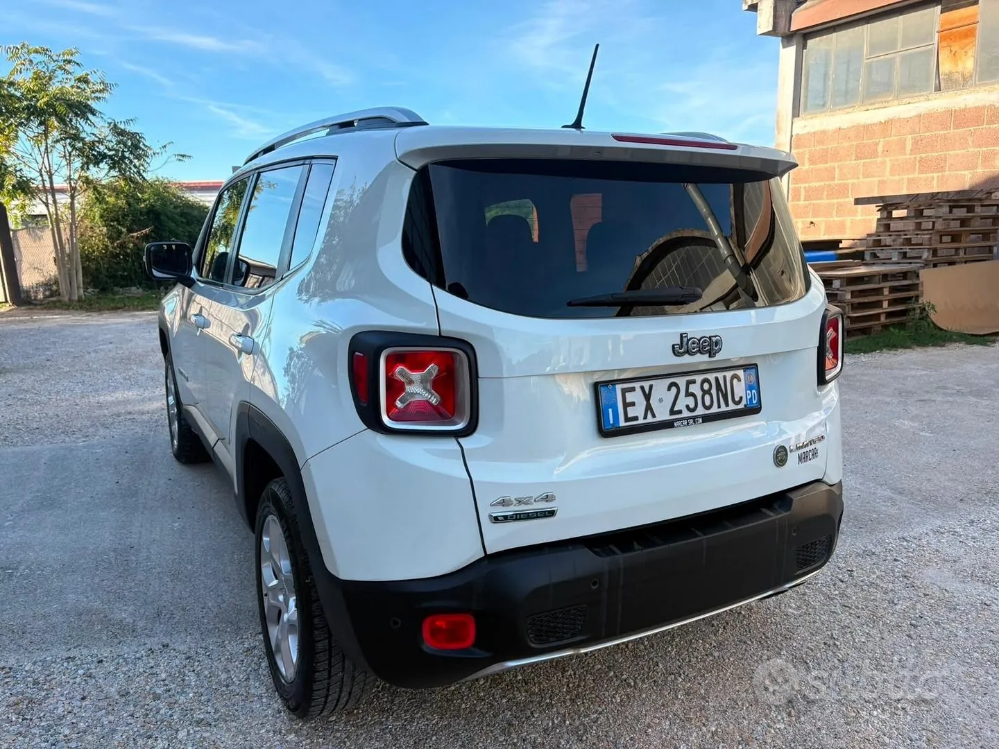 Jeep Renegade 2014 photo 4