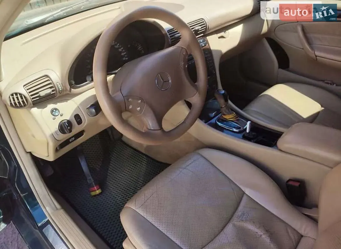Mercedes-Benz C-Class 2001 photo 2
