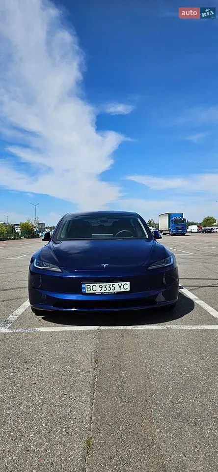 Tesla Model 3 2024 photo 4