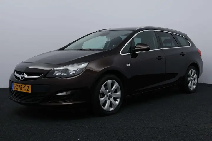 Opel Astra 2014 photo 2