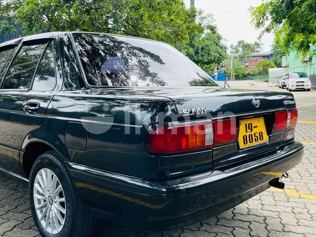 Nissan Sunny 1995 photo 2