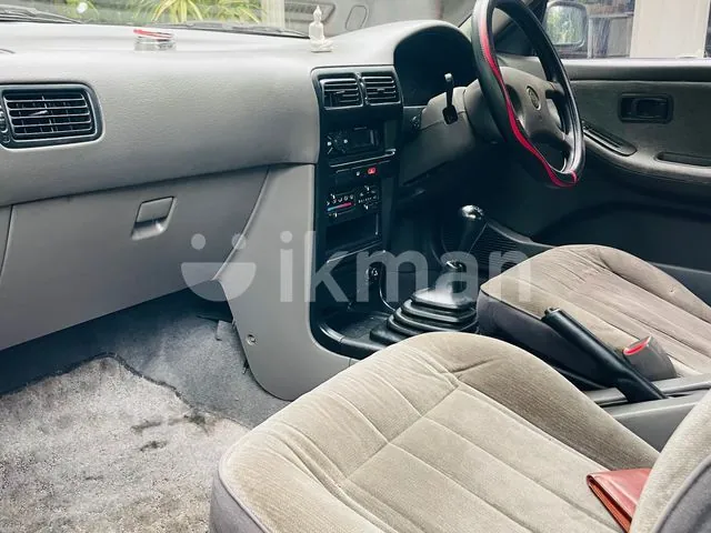 Nissan Sunny 1995 photo 4