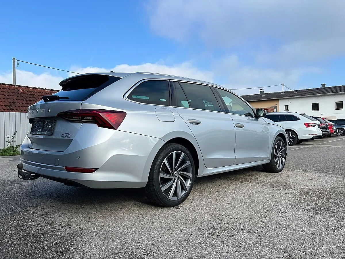 Skoda Octavia 2023 photo 3