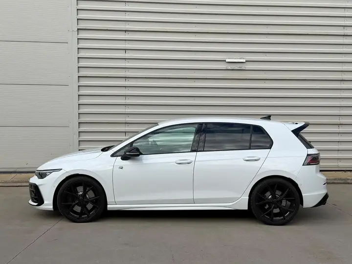 Volkswagen Golf 2025 photo 5