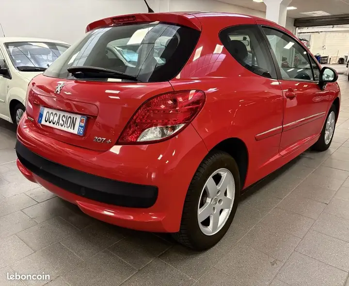 Peugeot 207 2013 photo 3