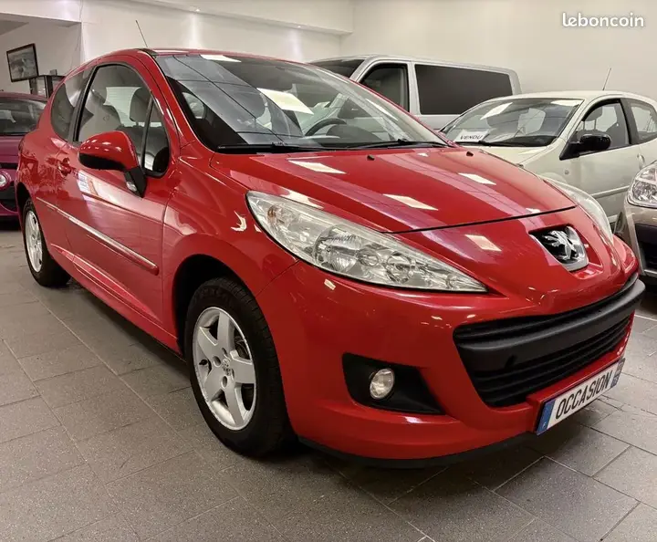 Peugeot 207 2013 photo 2