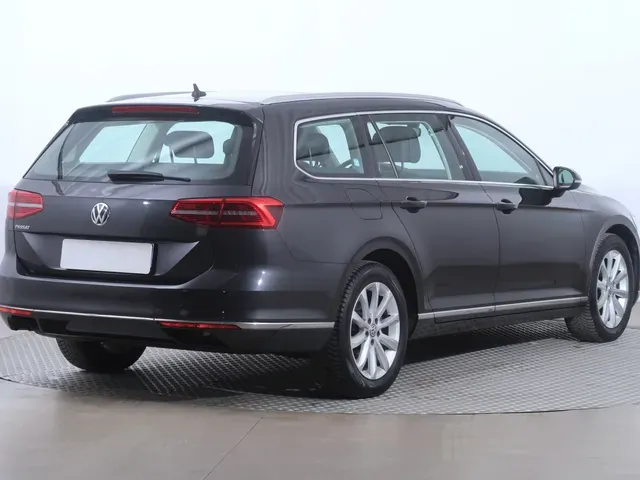 Volkswagen Passat 2018 photo 4