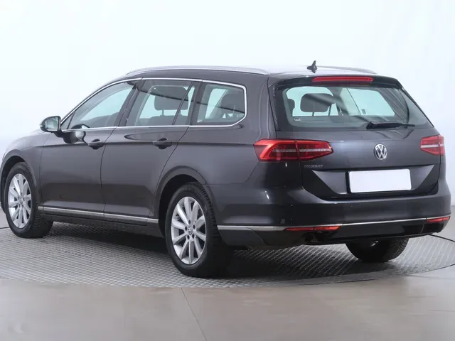Volkswagen Passat 2018 photo 3