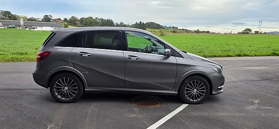 Mercedes-Benz B-Electric 2015 photo 2