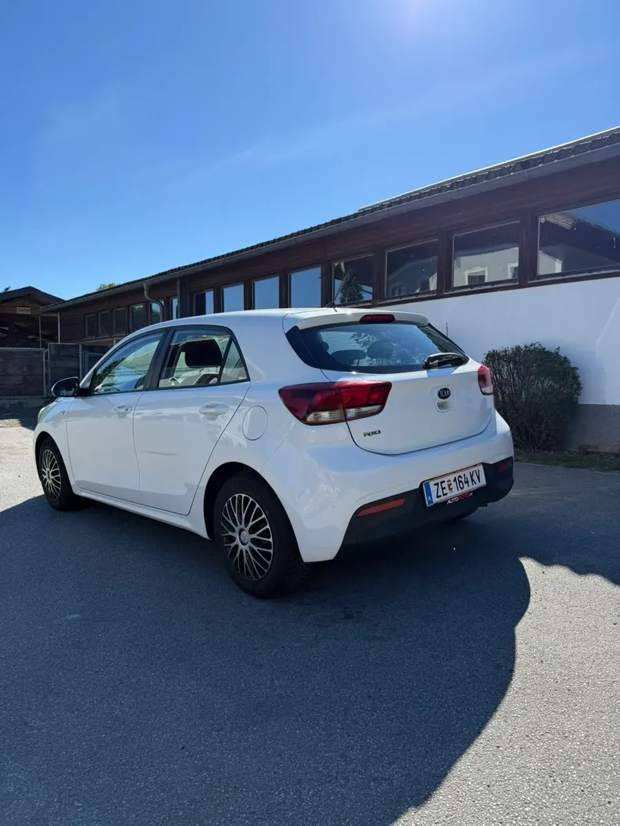 Kia Rio 2018 photo 3