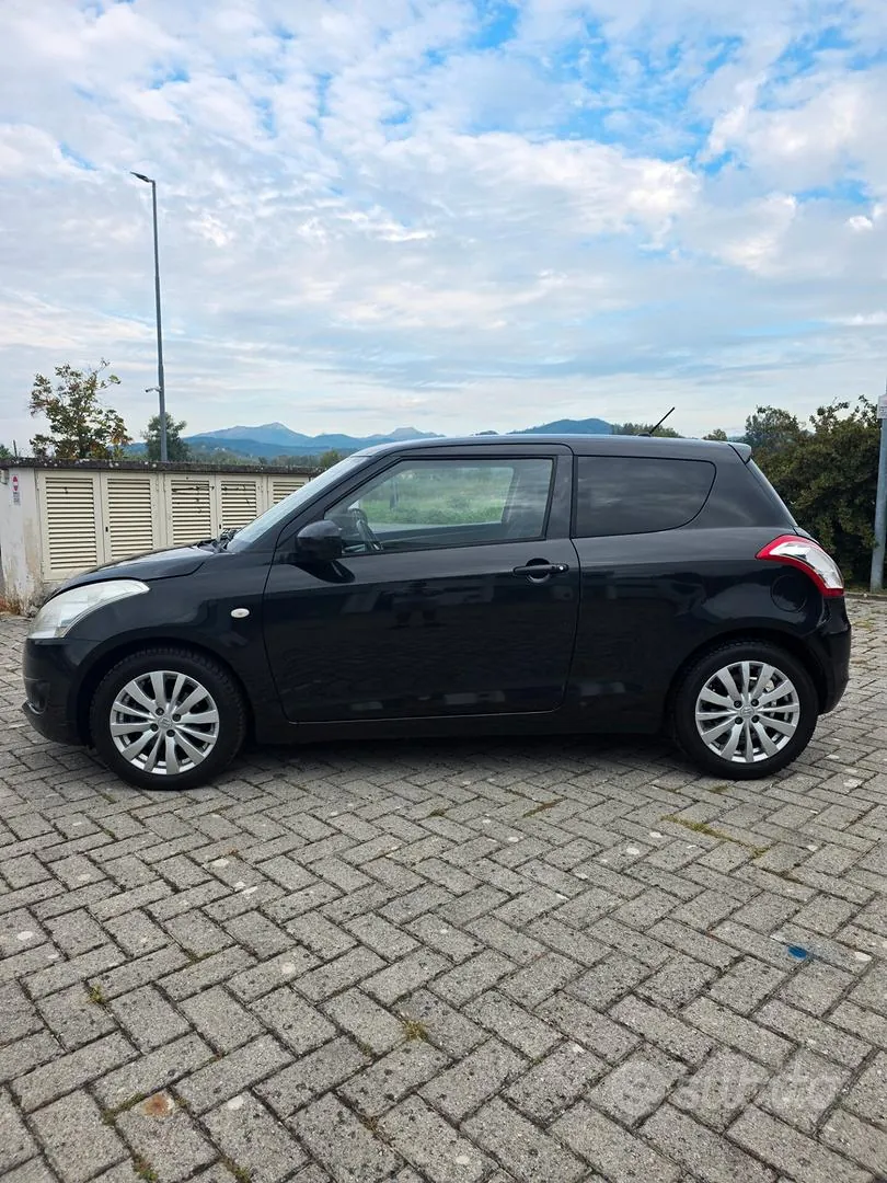 Suzuki Swift 2012 photo 4