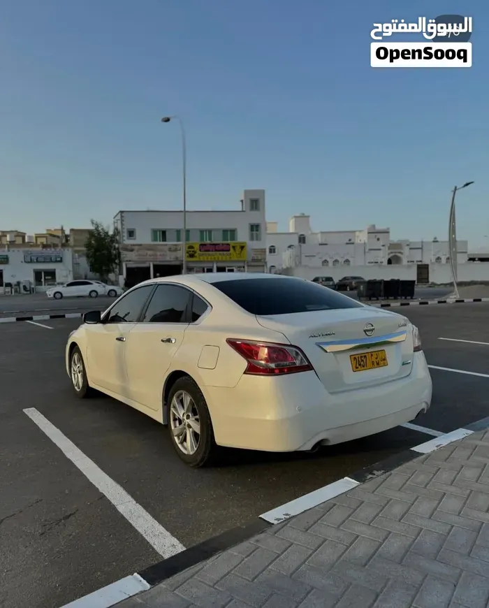 Nissan Altima 2014 photo 2