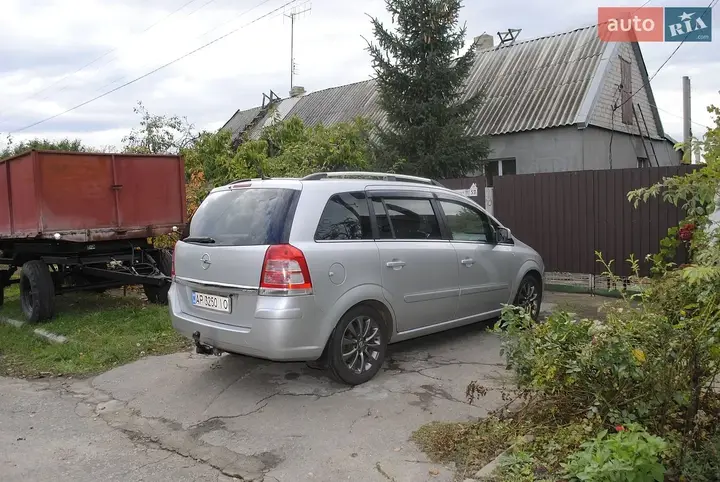 Opel Zafira 2010 photo 5