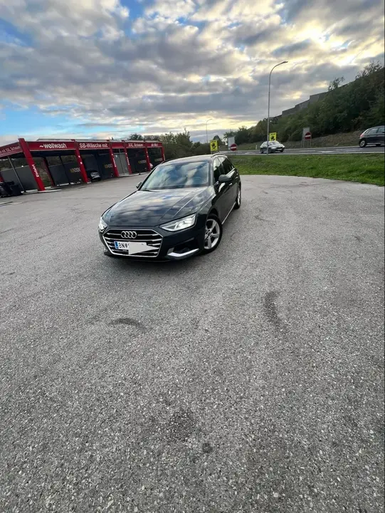 Audi A4 Avant 2023 photo 3
