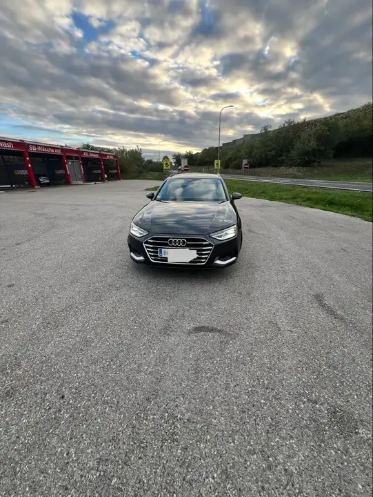 Audi A4 Avant 2023 photo 2
