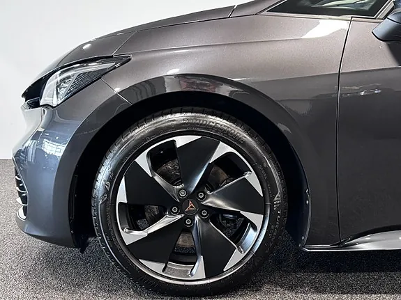 Cupra Born 2023 photo 2