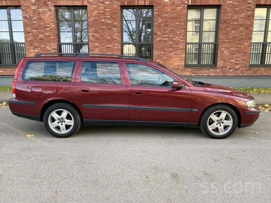 Volvo V70 2004 photo 2