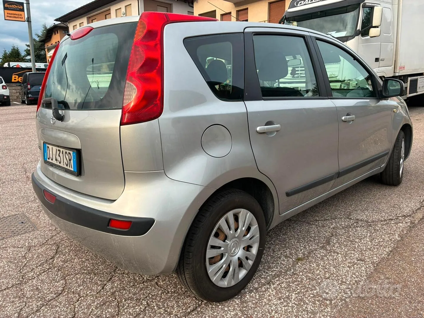 Nissan Note 2007 photo 5