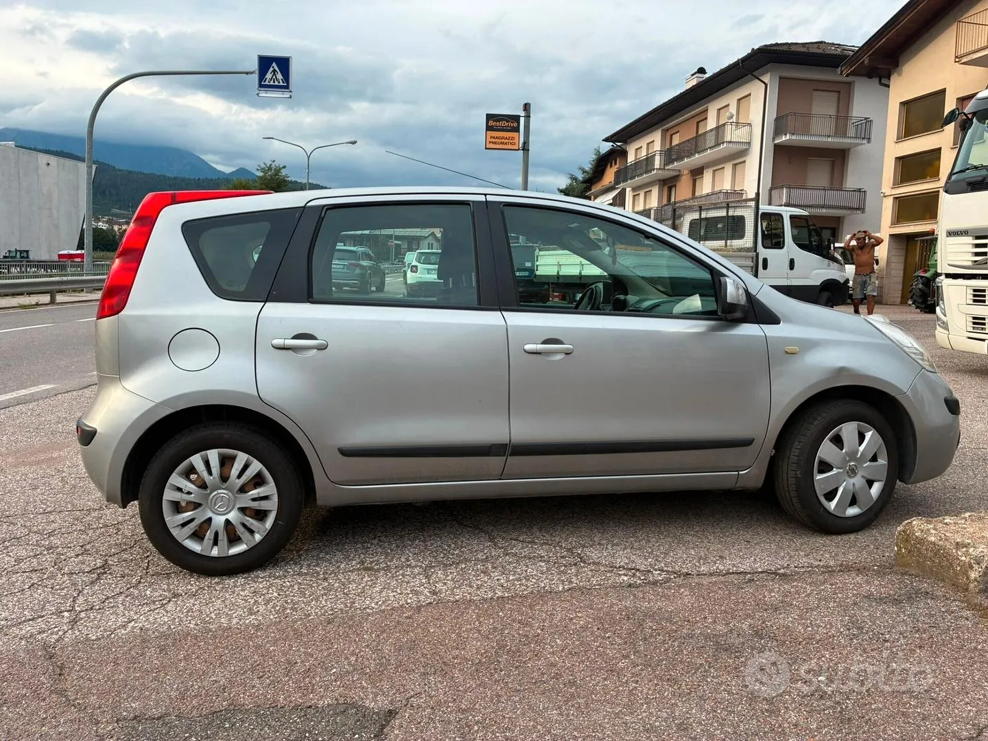 Nissan Note 2007 photo 3