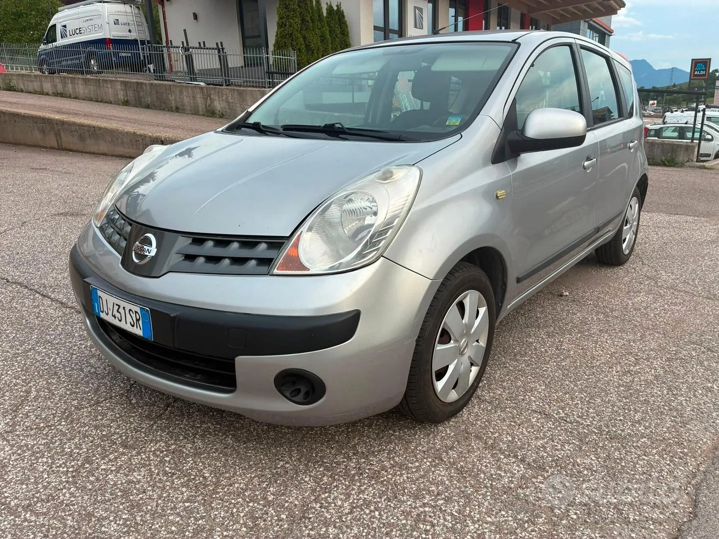 Nissan Note 2007 photo 4