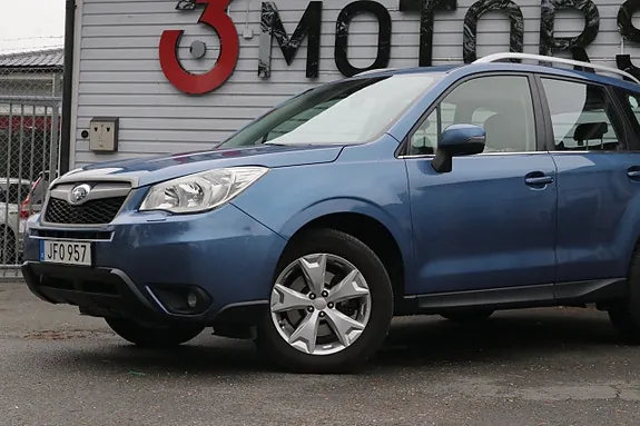 Subaru Forester 2015 photo 2