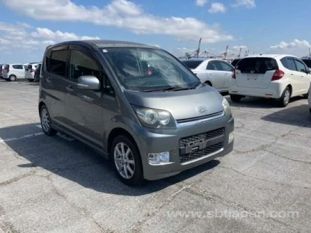 Daihatsu Move Custom