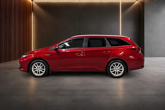 Toyota Auris 2017 photo 2