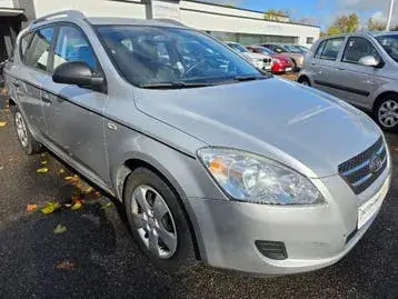Kia Ceed Sw 2009 photo 2