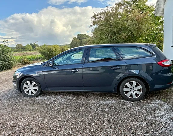 Ford Mondeo 2011 photo 2