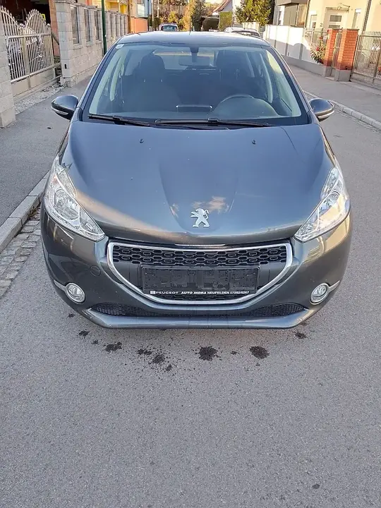 Peugeot 208 2014 photo 3