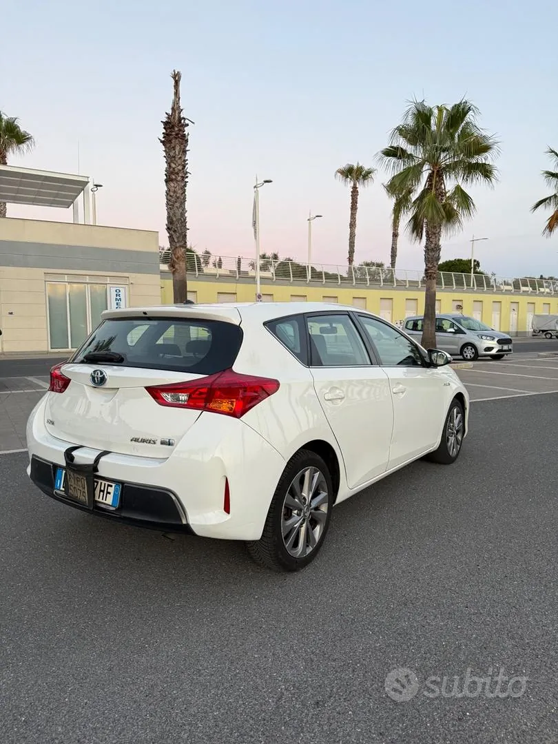 Toyota Auris 2014 photo 4