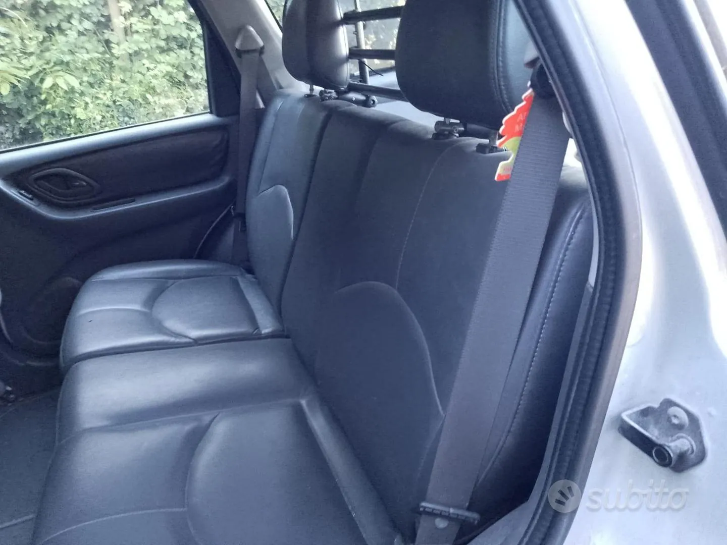 Mazda Tribute 2004 photo 3