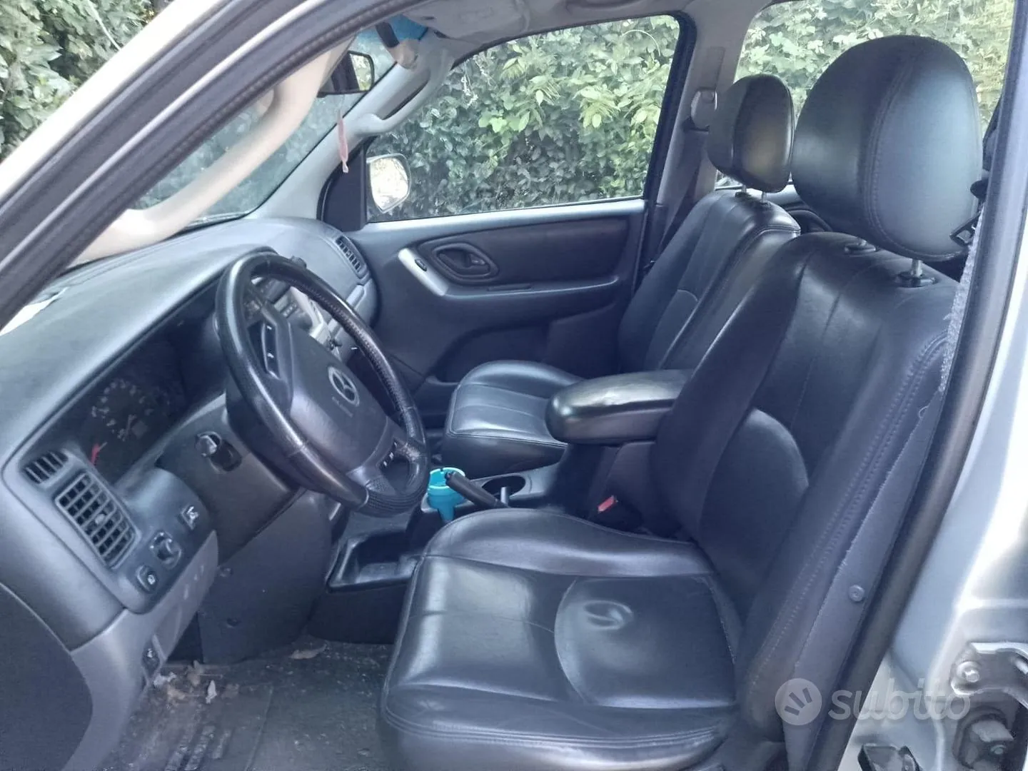 Mazda Tribute 2004 photo 2