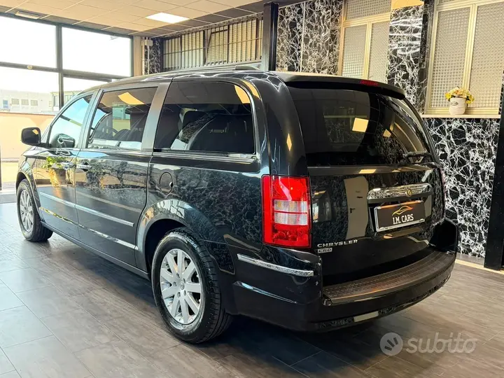 Chrysler Grand Voyager 2011 photo 4