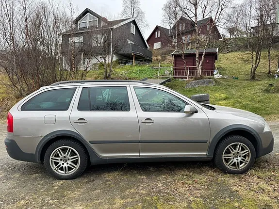 Skoda Octavia Scout 2008 photo 3